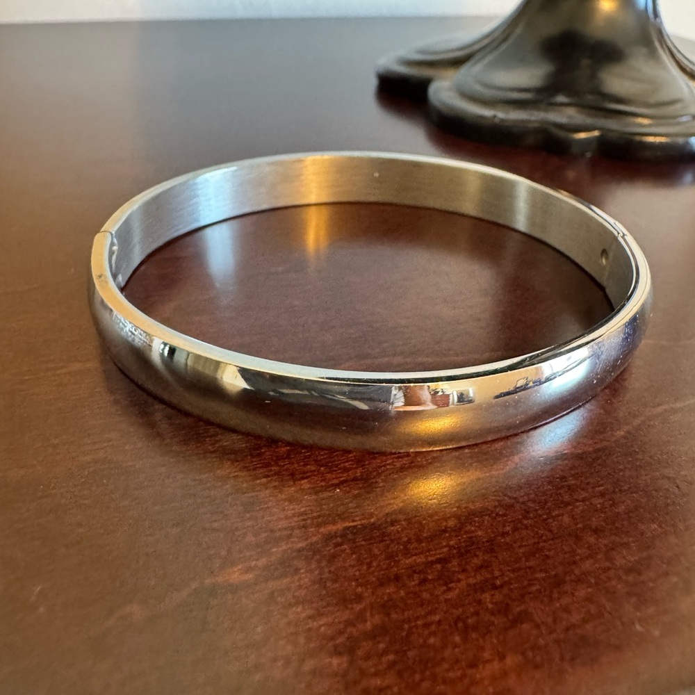 JCM Elegant Silver Crystal/Rhinestone Bangle Bracelet - Picture 2 of 5
